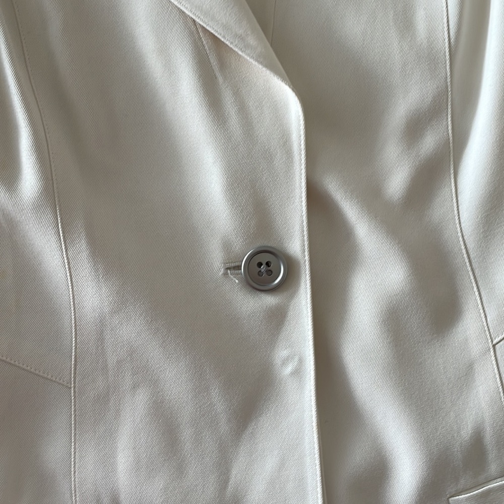 Blazer - Picture 2 of 4